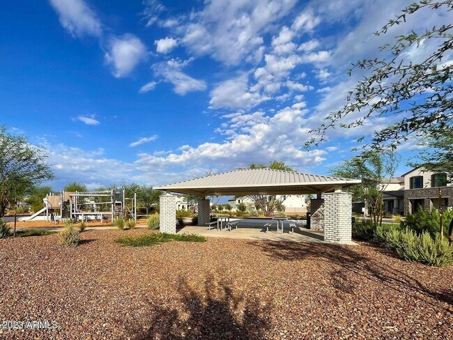 Building Photo - 5059 E Gallop Wy