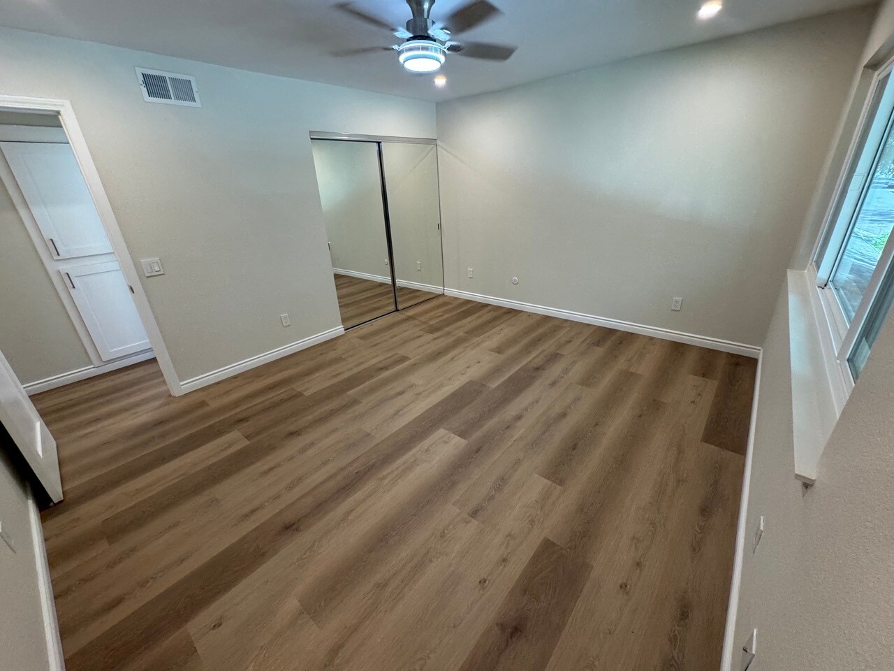 Building Photo - 28835 Conejo View Dr
