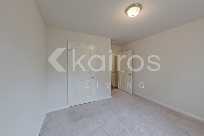 Building Photo - 2607 Provence Dr SE