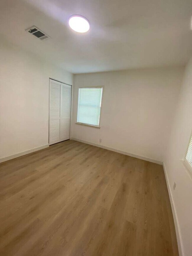 Building Photo - BEAUTIFUL HOME IN HOUSTON. MOVE IN READY!.