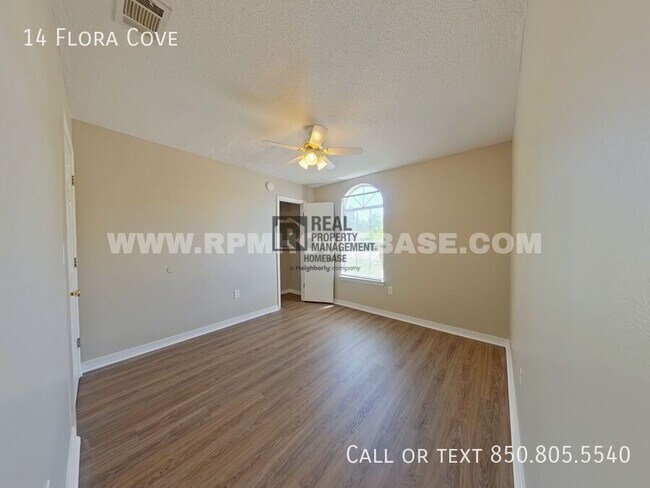 Building Photo - 14 Flora Cove