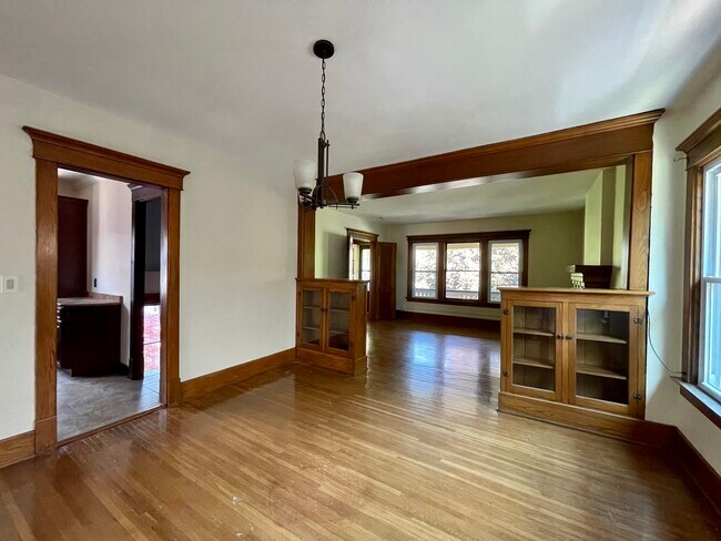 Building Photo - 786 McKinley Pkwy