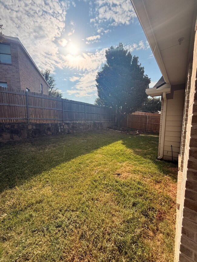 Building Photo - 3105 Whispering Pine Blvd
