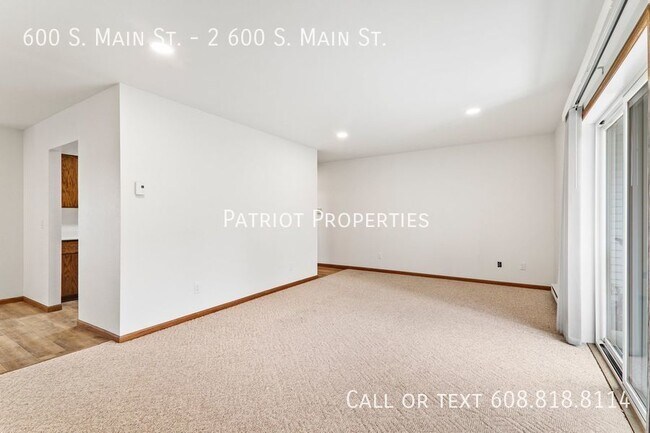 Building Photo - 600 S Main St