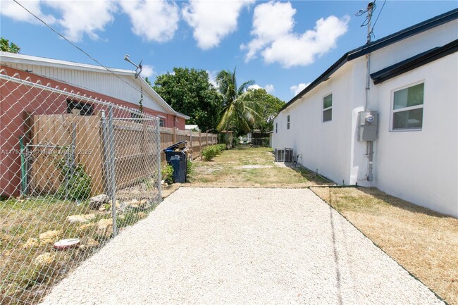 Building Photo - 10265 SW 173rd Terrace