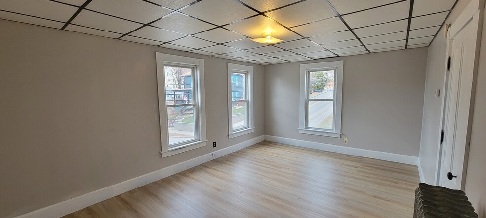Building Photo - 47 Pine St