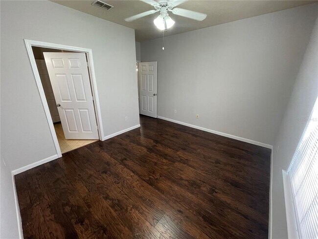Building Photo - 9093 Lee Vista Blvd