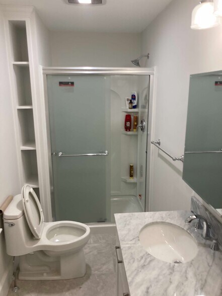 Building Photo - 629 Wood St