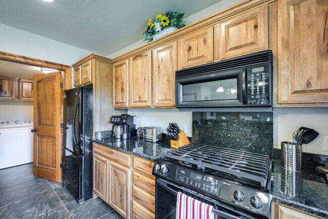 Building Photo - 191 Talisman Dr