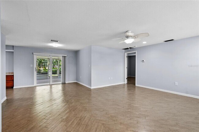 Building Photo - 4612 8th St Ct E