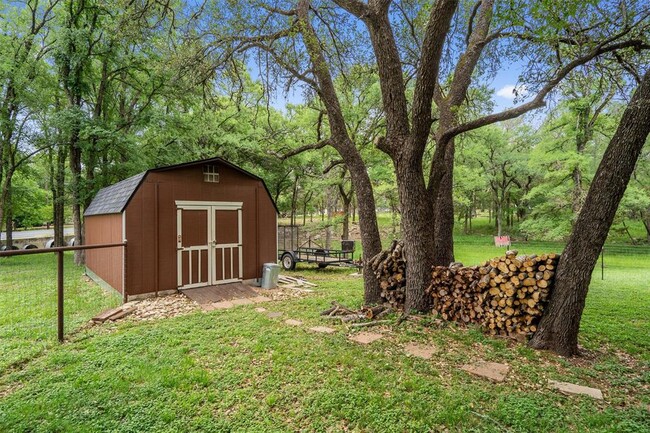 Building Photo - 203 Serenada Dr