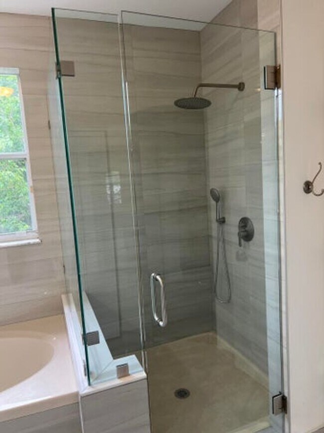 Building Photo - 5076 SW 38th Way