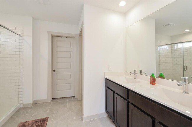 Building Photo - 29510 Cayenne Cir
