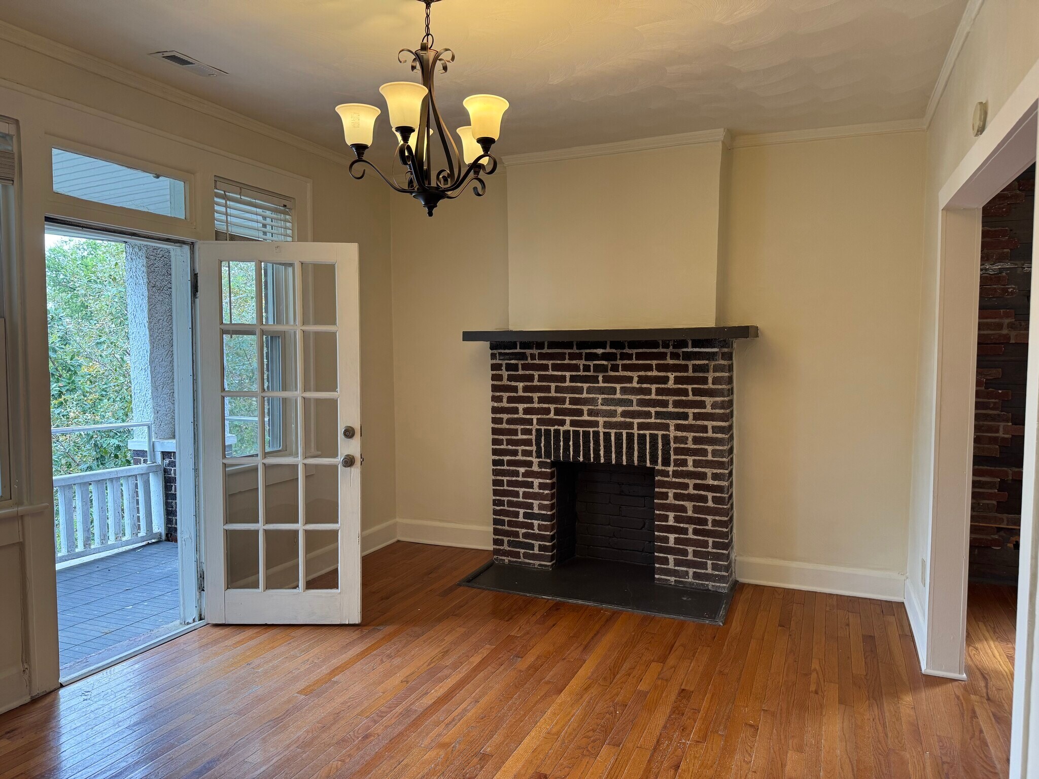 Family Room with opening to Balcony - 535 W 36th St