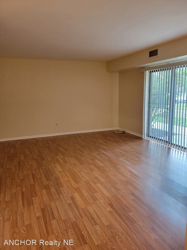 Building Photo - 2 br, 1 bath House - 50-103 Delaire Landin...