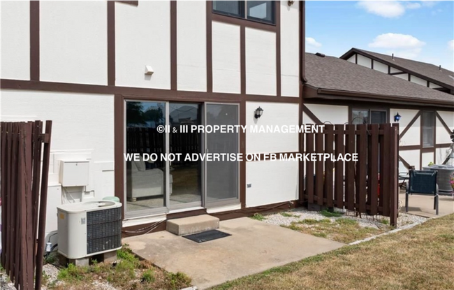 Building Photo - 1102 Jeff Cir