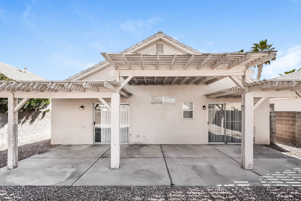 Building Photo - 5244 Del Lago Dr