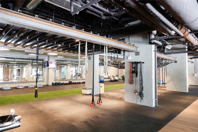 Building Photo - 2301 Collins Ave