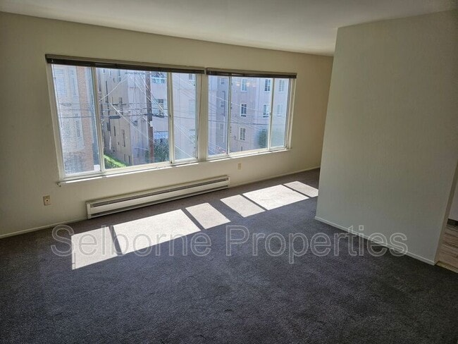Building Photo - 443 Lee St