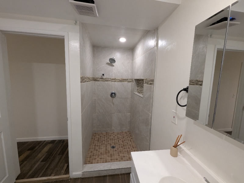 Building Photo - 7500 Yarmouth Ave