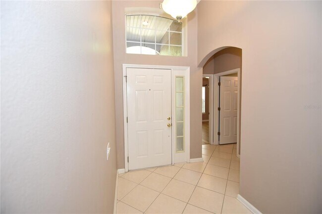 Building Photo - 11 Deerfield Ct