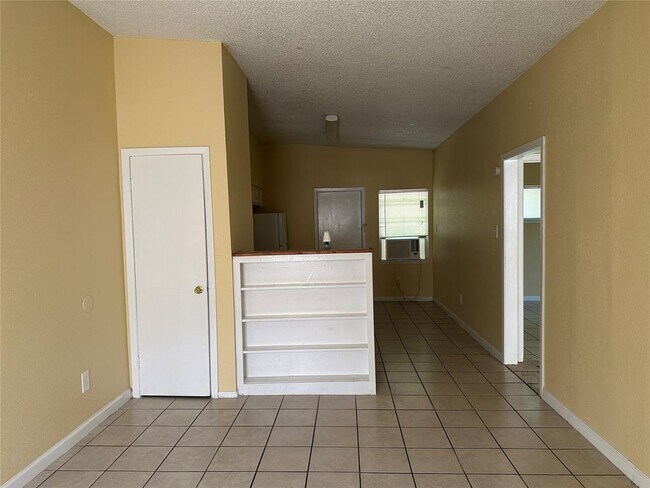 Building Photo - 3359 Frick Rd