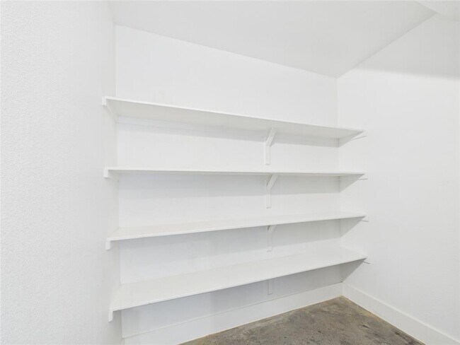 Building Photo - 6204 Langham St