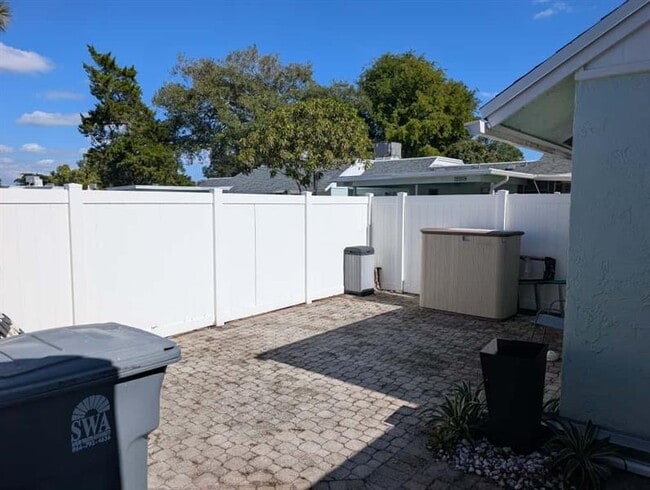 Building Photo - 9322 SW 5th St