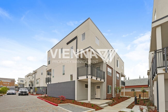 Primary Photo - 8008 Quiet Knolls Dr