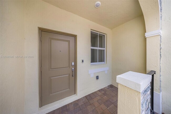 Building Photo - 2567 SE 25th Ter