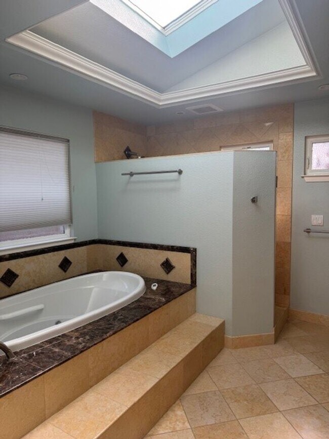 Building Photo - Beautiful Willow Glen 3 Bedroom 2.5 Bath Home.  Located in a desirable neighborhood.