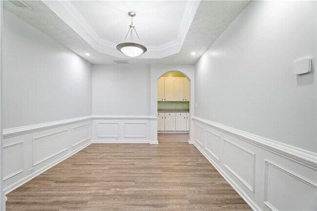 Building Photo - 3370 Palm Cir