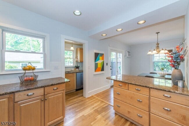 Building Photo - 69 Gordonhurst Ave