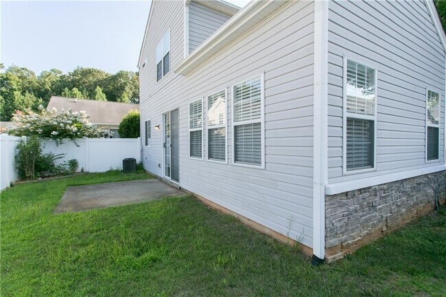 Building Photo - 709 Bedford Ct