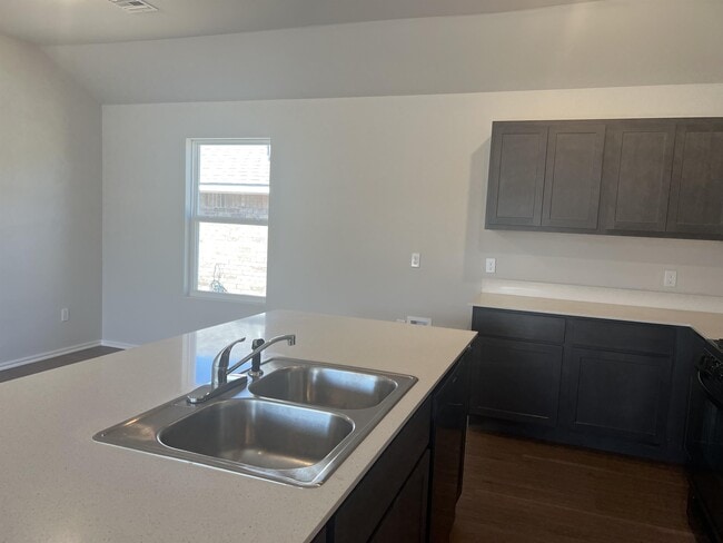 Building Photo - 1002 Ichabod Cir