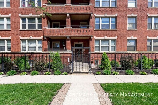 Building Photo - 4853 S Vincennes-Unit 205