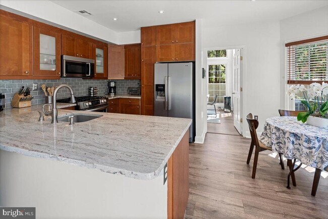 Building Photo - 9 Cromwell Ct