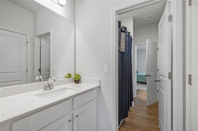 Building Photo - 249 Arwen Dr