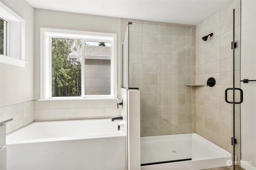 Building Photo - 5141 81st Ave NE