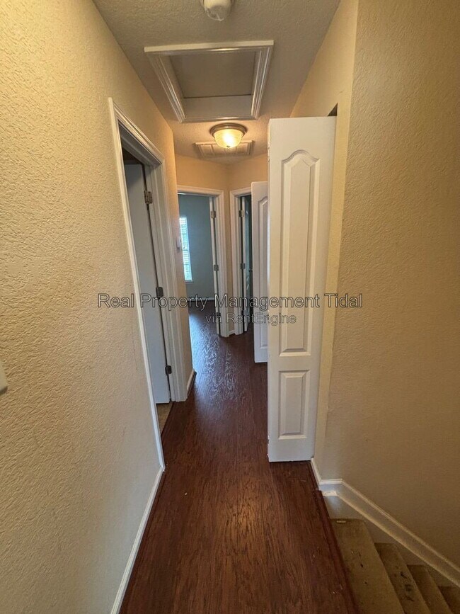 Building Photo - 257 Carnelian St