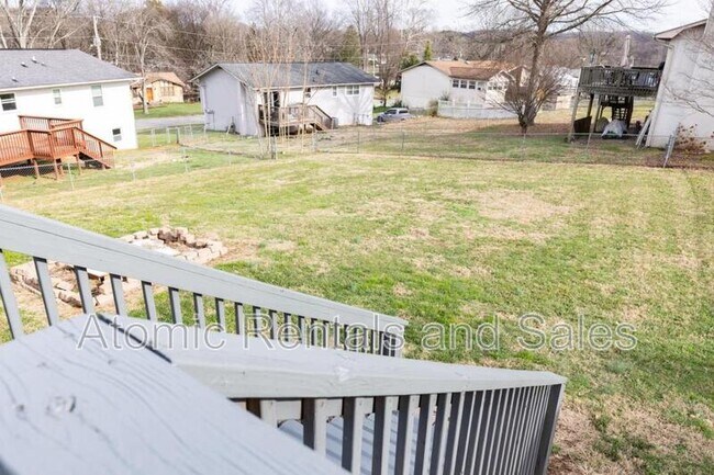 Building Photo - 716 N Whispering Oak Cir