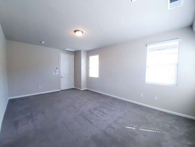 Building Photo - 618 Montage Cir
