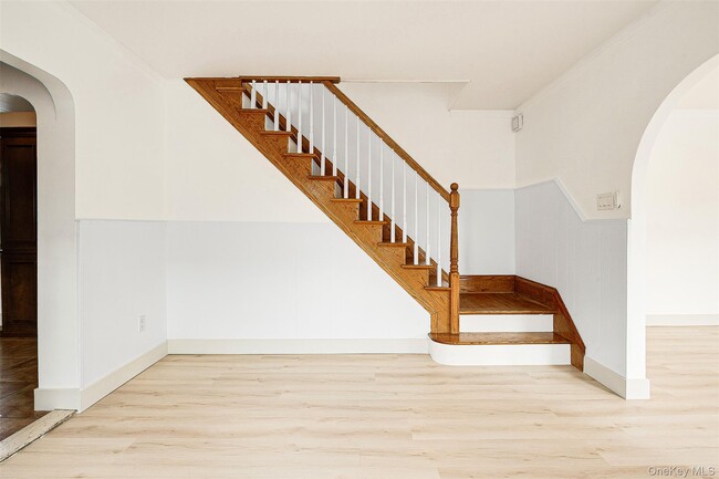 Building Photo - 93-01 71st Ave