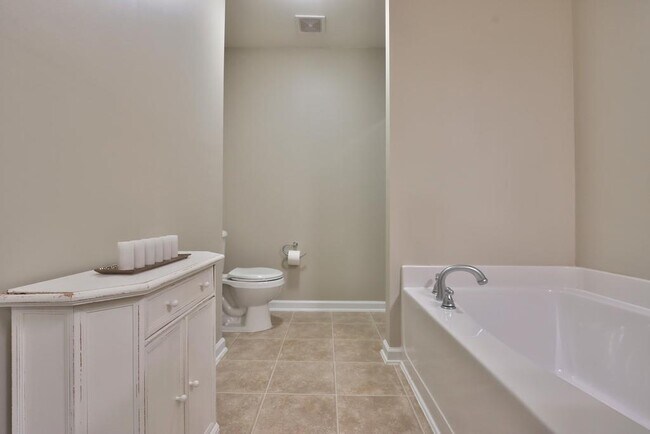 Building Photo - 501 Grove Field Ct NW