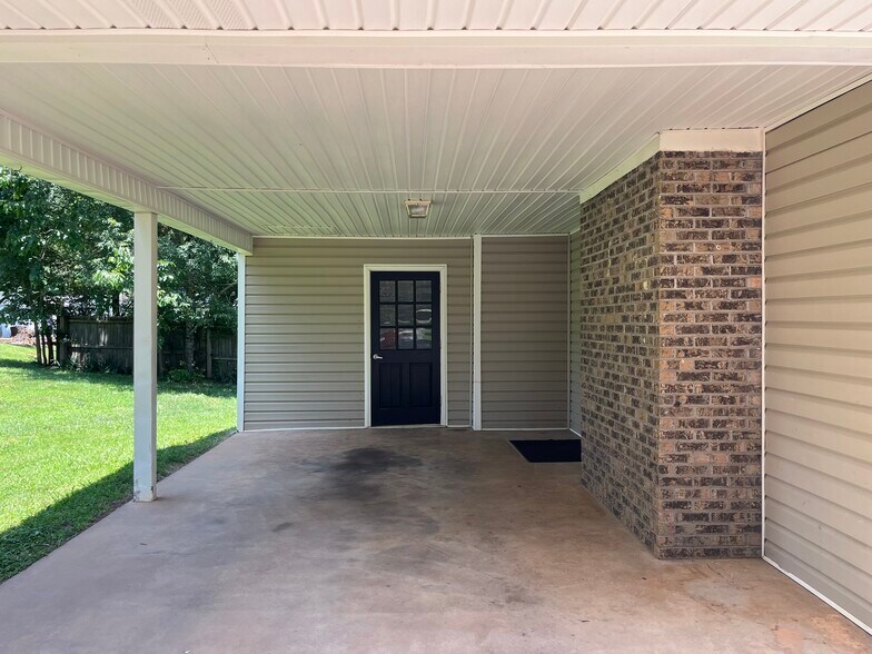 Building Photo - 9330 Wallace Tatum Rd