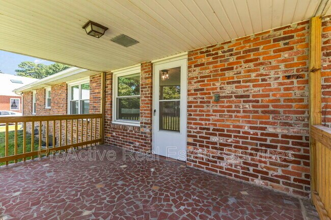 Building Photo - 1155 Melvin Dr