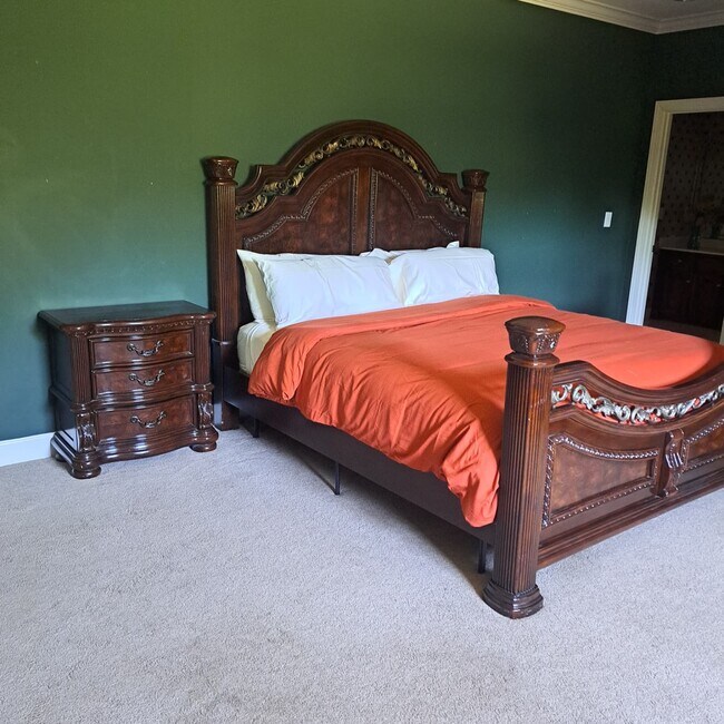 Building Photo - FURNISHED 6500 SQ FT MANSION (SHORT TERM / INSURANCE)