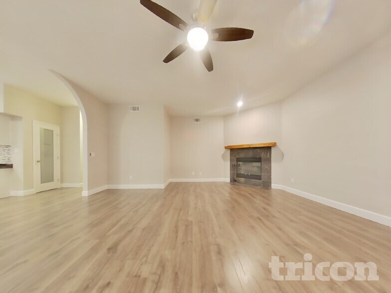 Building Photo - 1990 Turnberry Dr