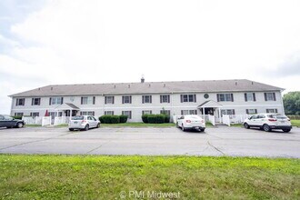 Building Photo - "Charming 2-Bed Oasis with 1.5 Baths in Sh...
