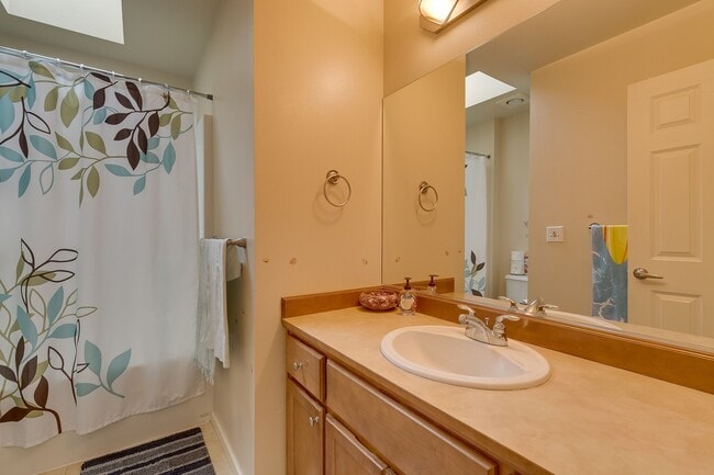 Building Photo - Beautiful 3 bedroom home in Issaquah Highl...